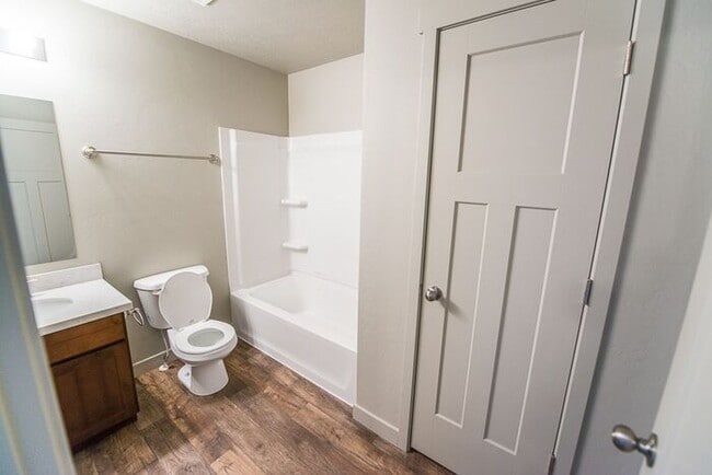 Building Photo - The Overlook in Herriman - Gorgeous Townhome