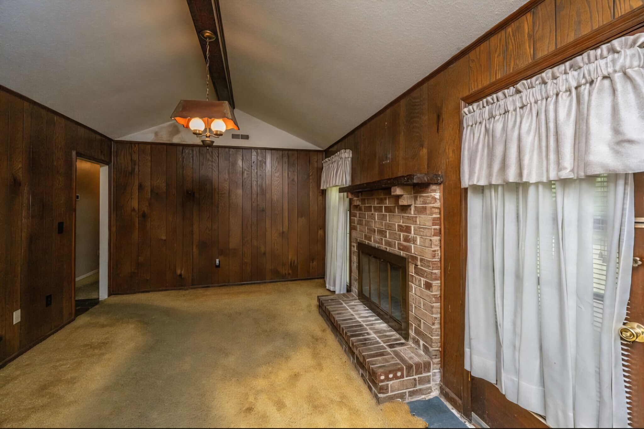 Great Room with Fireplace and Vaulted Ceiling - 4328 Cheviot Dr