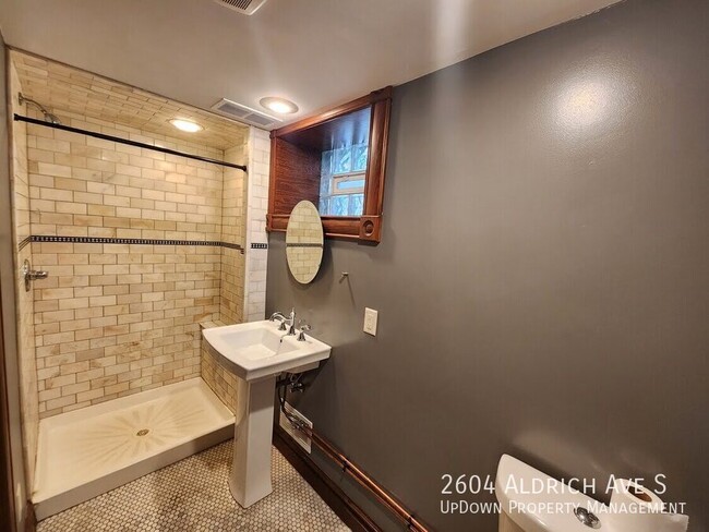 Building Photo - 2604 Aldrich Ave S