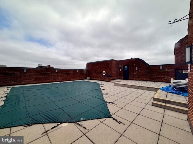 Building Photo - 1080 Wisconsin Ave NW