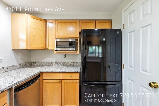 Building Photo - 8701 E Roundtree Ave