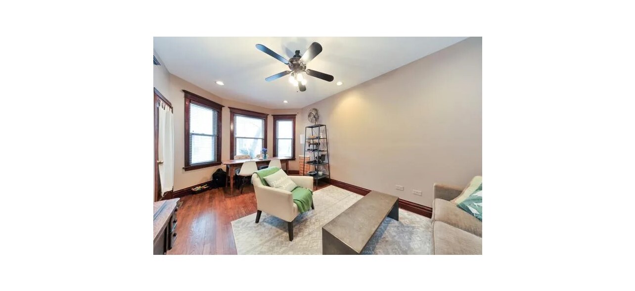 Building Photo - 3506 N Damen Ave
