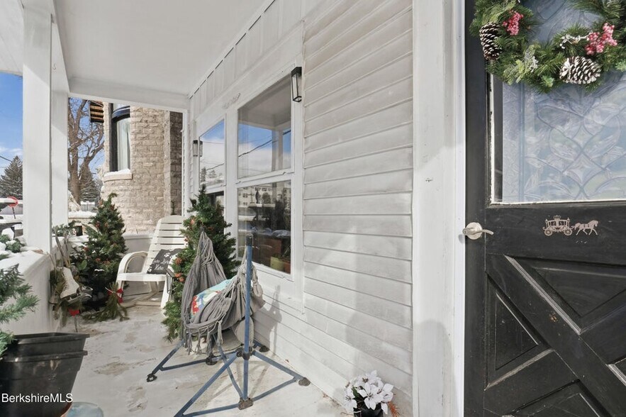 Building Photo - 9 Lincoln St