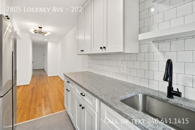 Building Photo - 7805 Lockney Ave