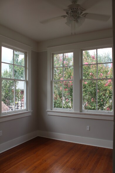 Building Photo - 2309 St Charles Ave