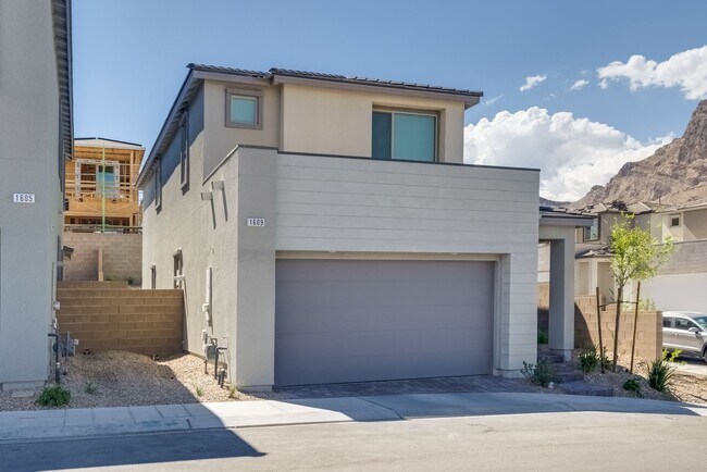 Building Photo - Highly upgraded, spacious, 4 bedroom home ...