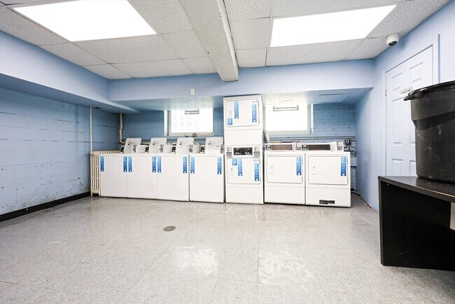 Building Photo - 195 Thomas Burgin Pkwy