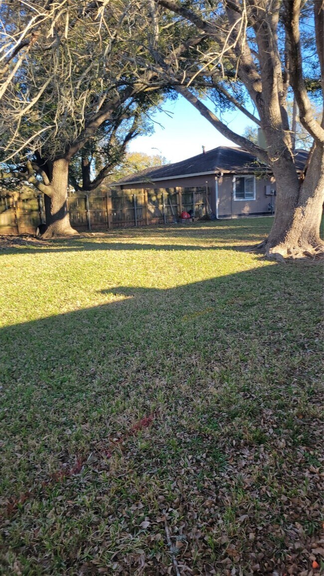 Building Photo - 2906 Whetrock Ln