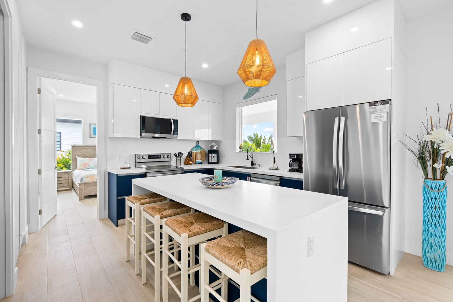 Building Photo - 83 Pescayo Ave