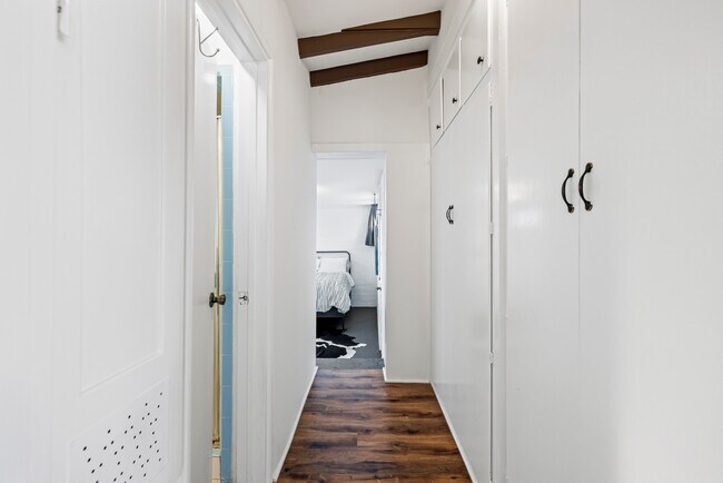 hall between bedroom and living room - 1223 S Chavez St