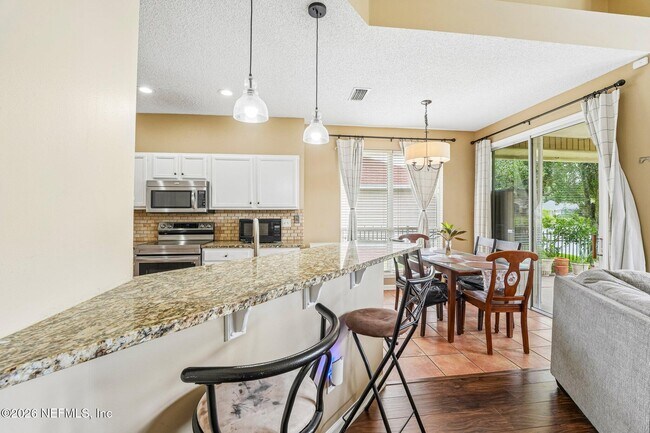 Building Photo - 1629 Sandy Springs Dr