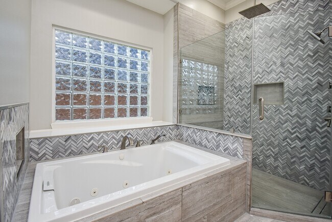 Building Photo - 7902 Silent Forest Dr