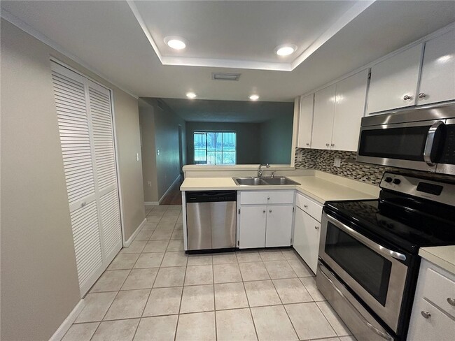 Building Photo - 119 Cypress Ct