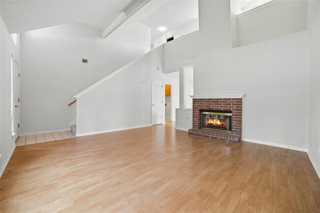 Building Photo - 1911 Cedar Bend Dr