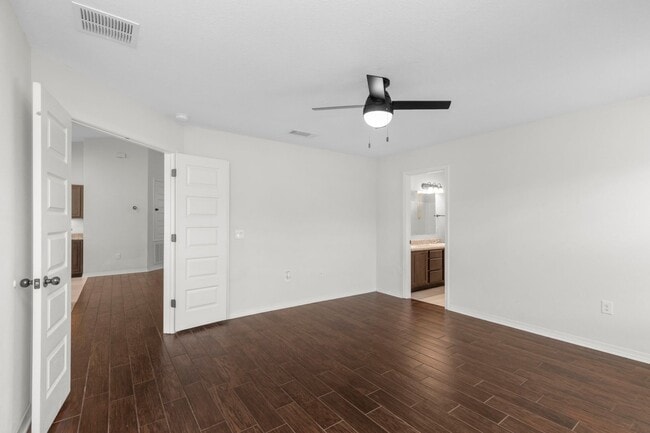 Building Photo - Available March 2nd