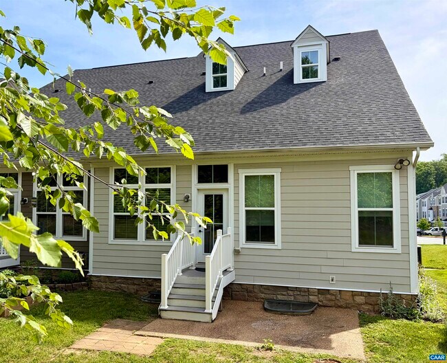 Building Photo - 1567 Sawgrass Ct