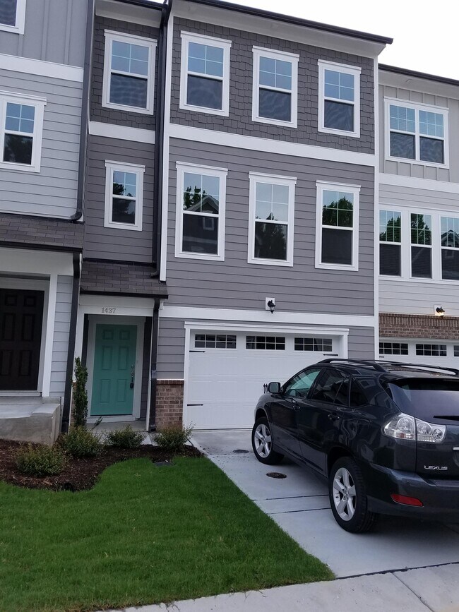 Building Photo - 1437 Salem Creek Dr