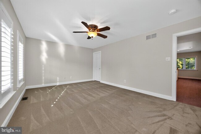 Building Photo - 563 Gramercy Ln