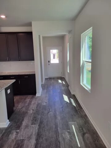 Building Photo - 201 Joneshaven Dr