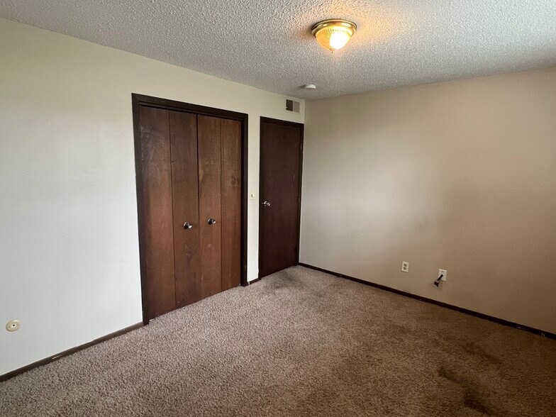Building Photo - 1807 Greenfield Ln SW