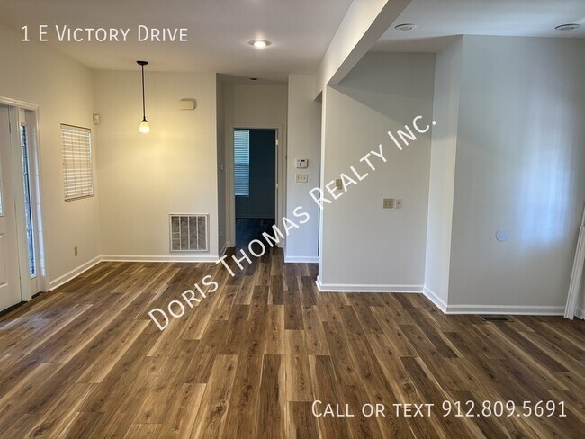 Building Photo - 1 E Victory Dr
