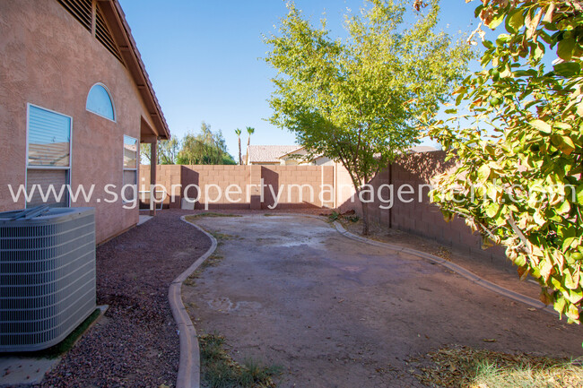 Building Photo - 4 Bedroom SE Phoenix home.