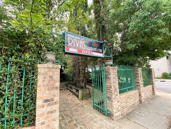 Building Photo - 2506 Van Buren St