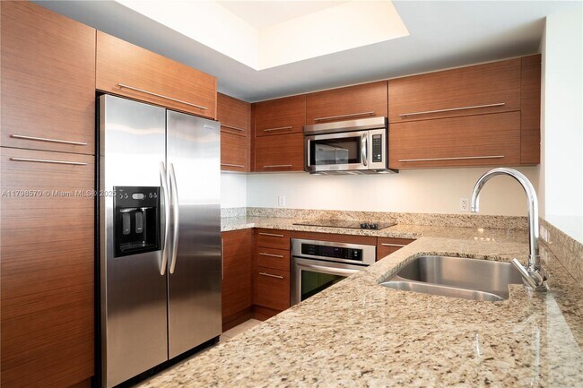 Building Photo - 2681 N Flamingo Rd