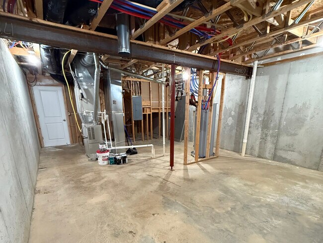 Building Photo - 2420 Aristocracy Cir