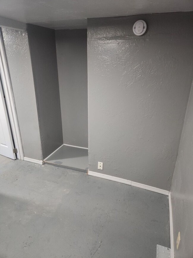 Building Photo - Newly Upgraded 2-Bedroom Home Available Now!