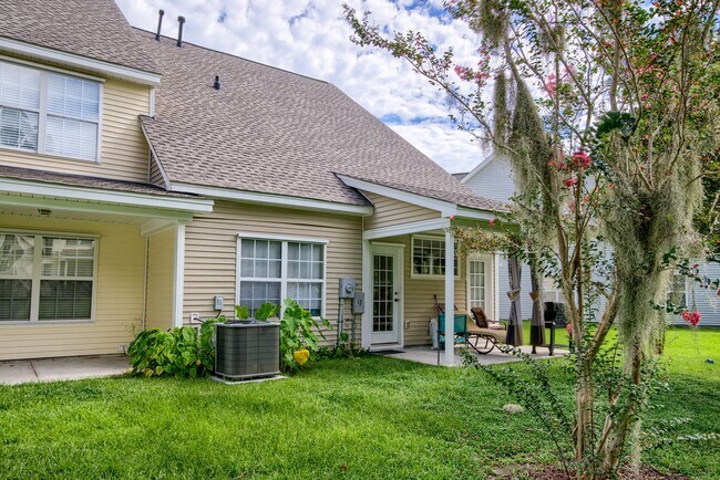 Building Photo - Easy Access to Everything North Charleston Has to Offer