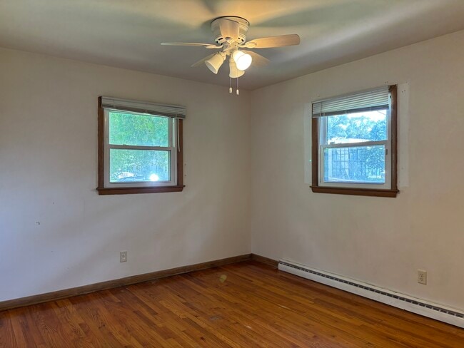 Building Photo - 6321 Roselawn Ave