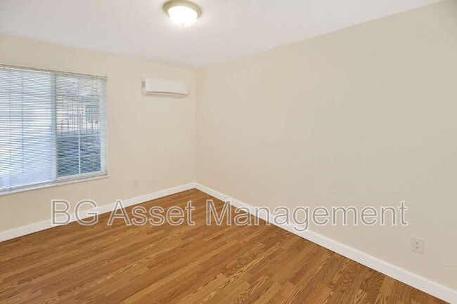 Building Photo - 961 Barkley Ct