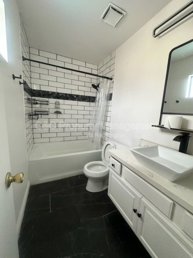 Building Photo - 8219 Rosemead Blvd