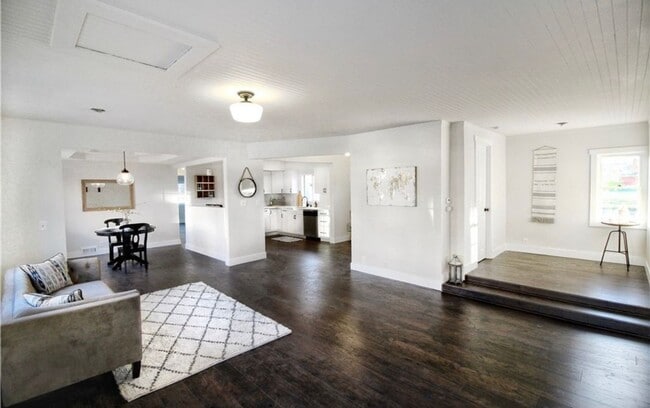 Building Photo - Remodeled