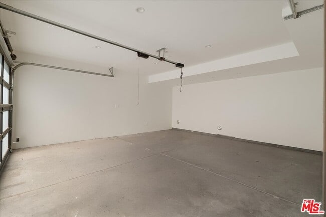 Building Photo - 15211 Morrison St