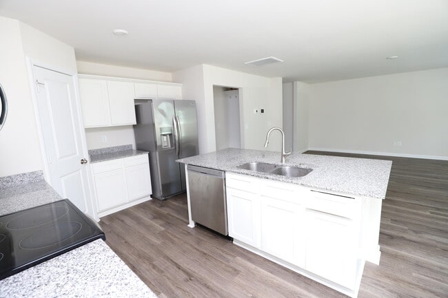 Building Photo - 463 N High Duck Trail