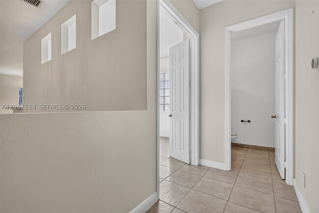 Building Photo - 5659 Via De La Plata Cir