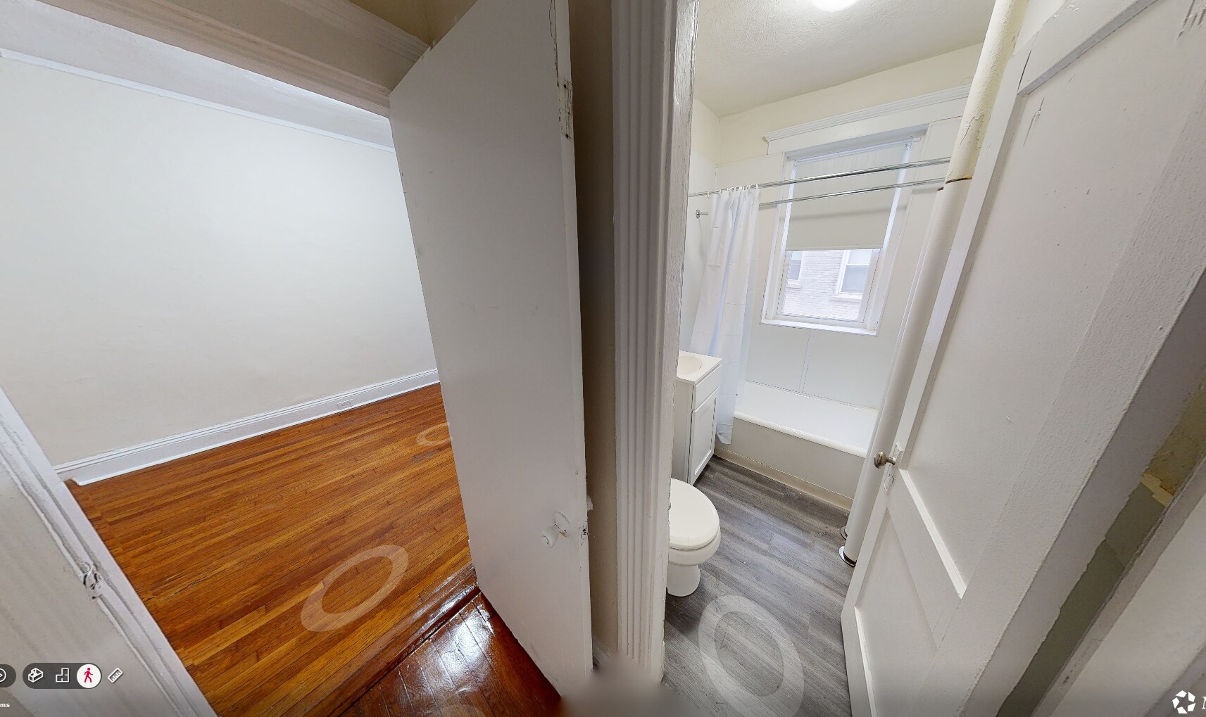 Building Photo - 425 Park Dr