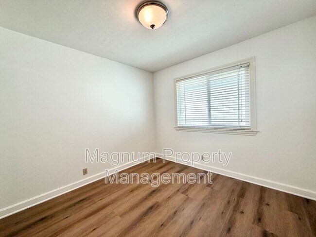 Building Photo - 24302 Ponchartrain Ln