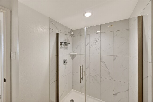 Building Photo - 14734 Perthshire Rd