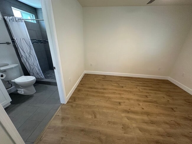 Building Photo - Newly Built Modern 1 Bed / 1 Bath Unit for...