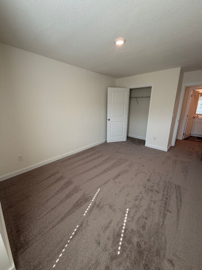 Building Photo - BRAND NEW 2026 CONSTRUCTION: Modern 3BD/2.5BA Home in Knoxville!