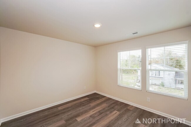 Building Photo - 3-Bedroom, 3.5 Bath Townhome for Rent in Mooresville, NC | Attached Garage & Modern Kitchen