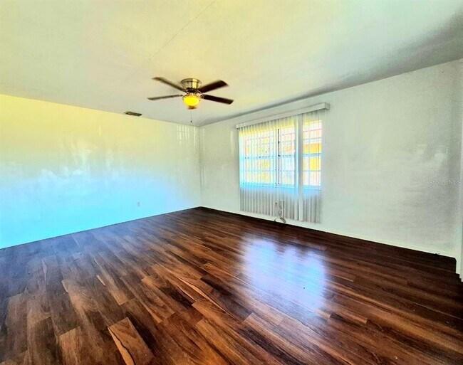 Building Photo - 2413 E 38th Ave