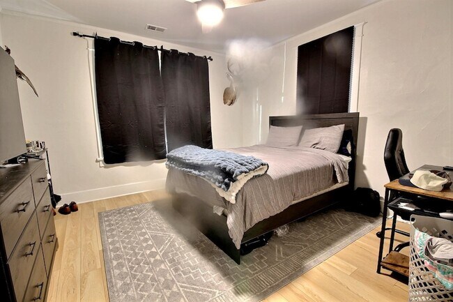 Building Photo - 3579 Carnes Ave