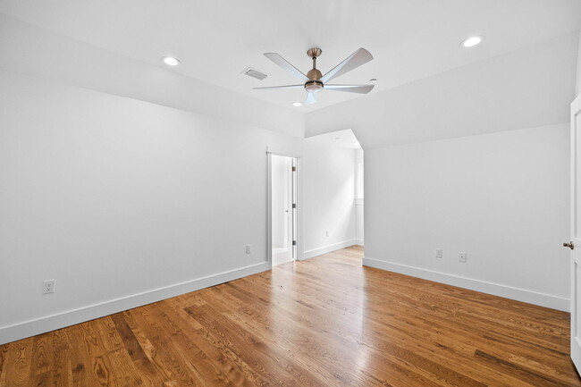 Building Photo - 1500 Match Point Ln