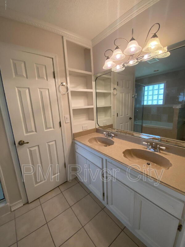 Building Photo - 12588 Fish Hawk Ln