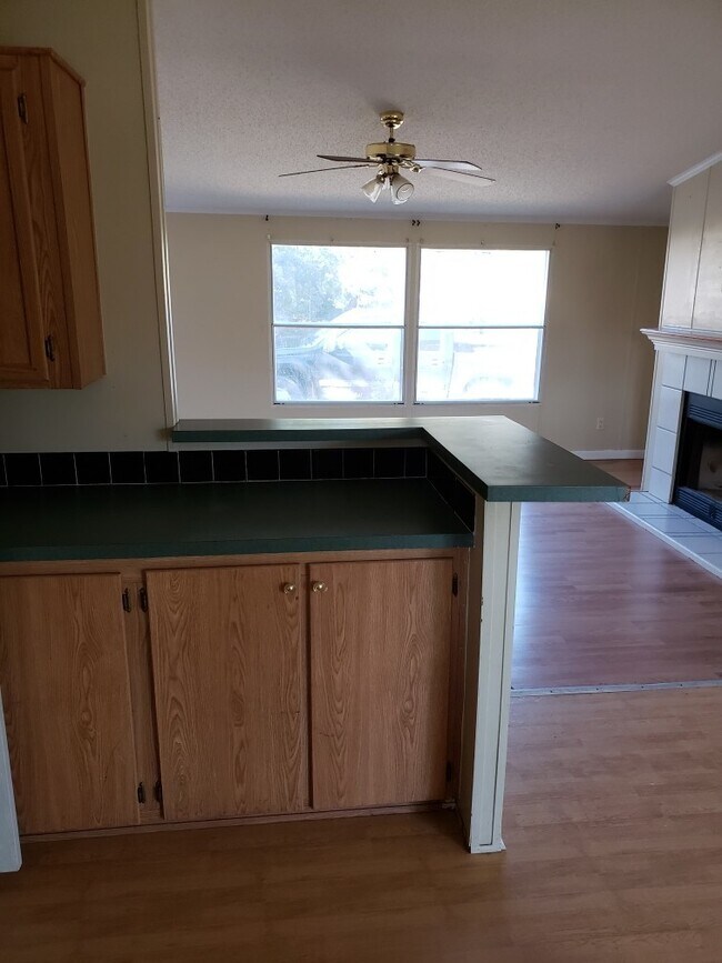 Building Photo - New on Market!