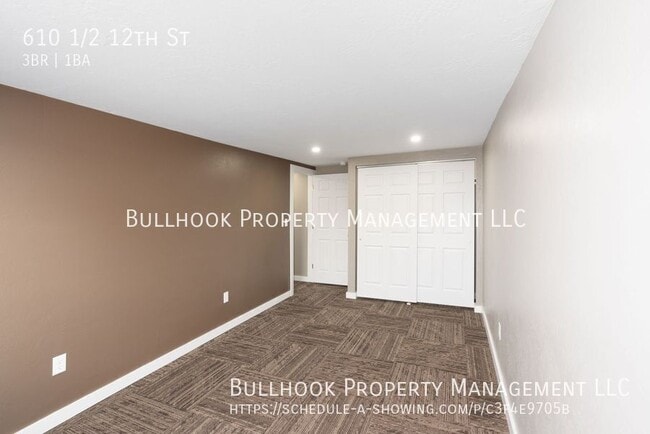 Building Photo - 610 1/2 12th St-